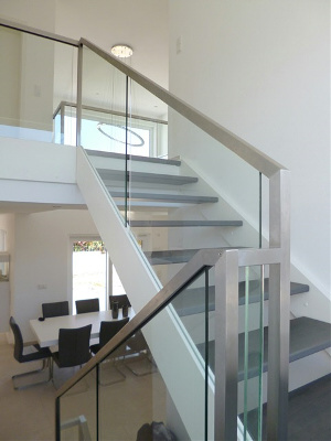 Wangentreppen mit Edelstahl